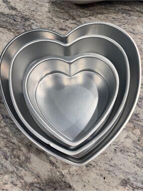 Wilton 3-Piece Heart Cake Pan Set – Nesting Aluminum Cake Pans